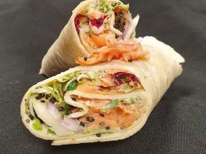 Zalm wrap met Franse kruidenkaas