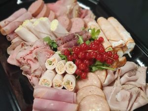 Combischaal hapjes & vleeswaren